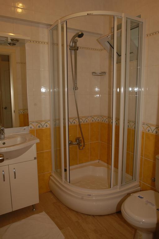 Antas Deluxe Aparts Cedit Bilik gambar